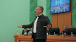 Глава Брянщины Александр Богомаз поздравил артиста областной филармонии Александра Добронравова с присвоением почетного звания