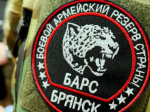 Генерал-полковник Никифоров вручил майорские погоны командиру добровольческого объединения «БАРС-Брянск» Сергею Антошину