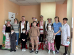 Артисты брянского Стародуба поздравили с праздником мам и подопечных благотворительного фонда «Ванечка»