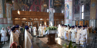 В день празднования 1700-летия I Вселенского Собора благочинный Навлинского церковного округа сослужил митрополиту Александру за Божественной литургией в Брянском кафедральном соборе - Навлинское благочиние