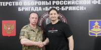 Командир «БАРС-Брянск» Сергей Антошин поздравил Эдгарда Запашного с Днём рождения - Газета Наше время