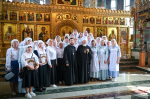 В праздник Всех святых, в земле Русской просиявших, митрополит Александр совершил Литургию в Брянском кафедральном соборе и впервые совершил чин посвящения в сестры милосердия